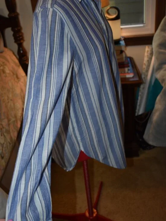 blouse - Picture 3 of 5